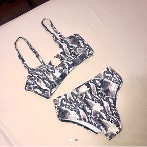 snake skin swimsuit 🐍